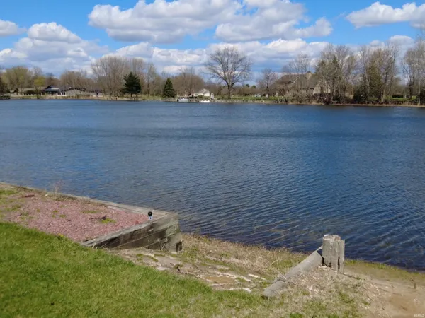 $469,900 | 3572 Highway 10, Lake Village, IN 46349