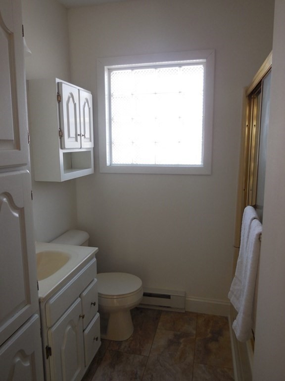 436 Rock Valley Road Holyoke, MA 01040 - Photo 11 of 18