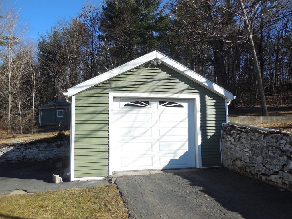 436 Rock Valley Road Holyoke, MA 01040 - Photo 15 of 18