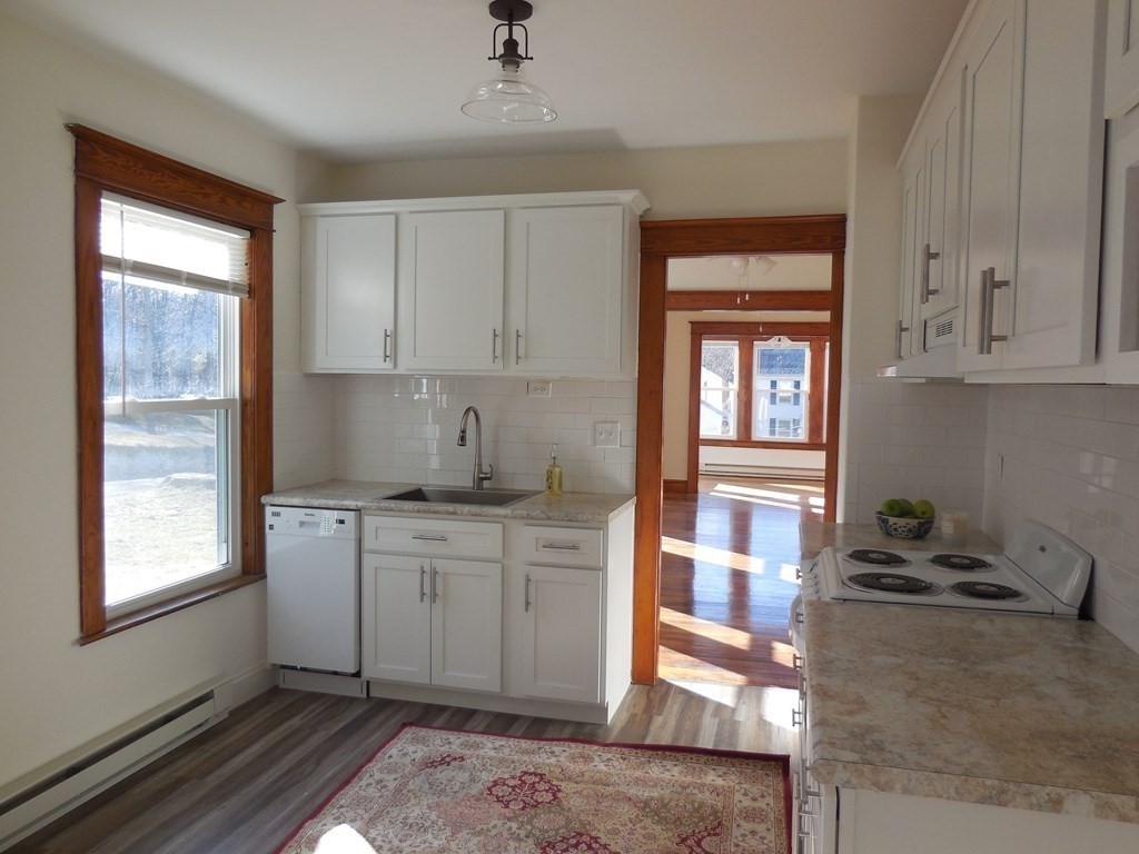 436 Rock Valley Road Holyoke, MA 01040 - Photo 10 of 18