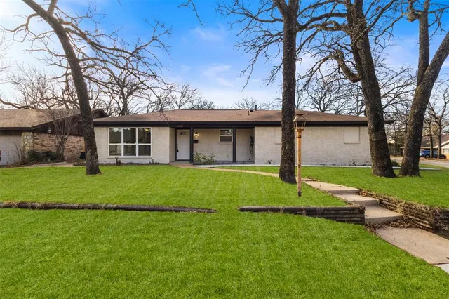 $395,000 | 1917 Windlea Drive, Euless, TX 76040