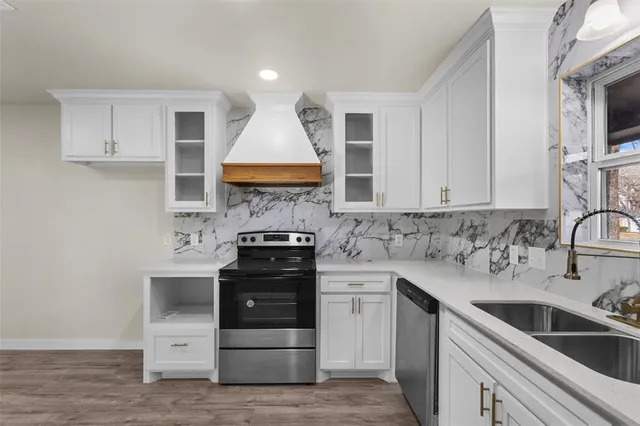 $395,000 | 1917 Windlea Drive, Euless, TX 76040