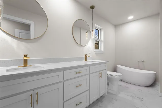 $395,000 | 1917 Windlea Drive, Euless, TX 76040