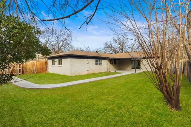 $395,000 | 1917 Windlea Drive, Euless, TX 76040