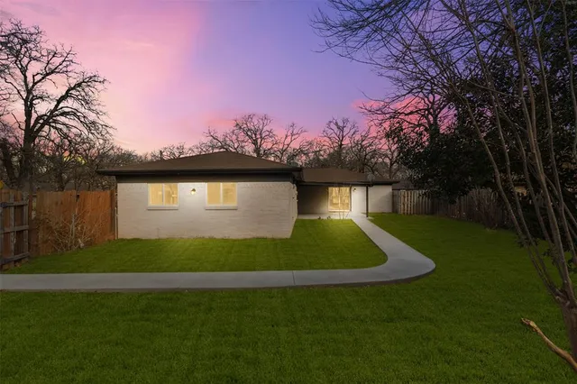 $395,000 | 1917 Windlea Drive, Euless, TX 76040