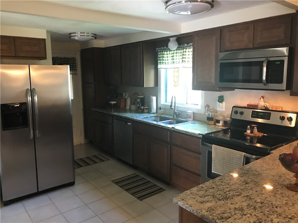 14 Reynolds Plat Road Glocester, RI 02814 - Photo 4 of 20