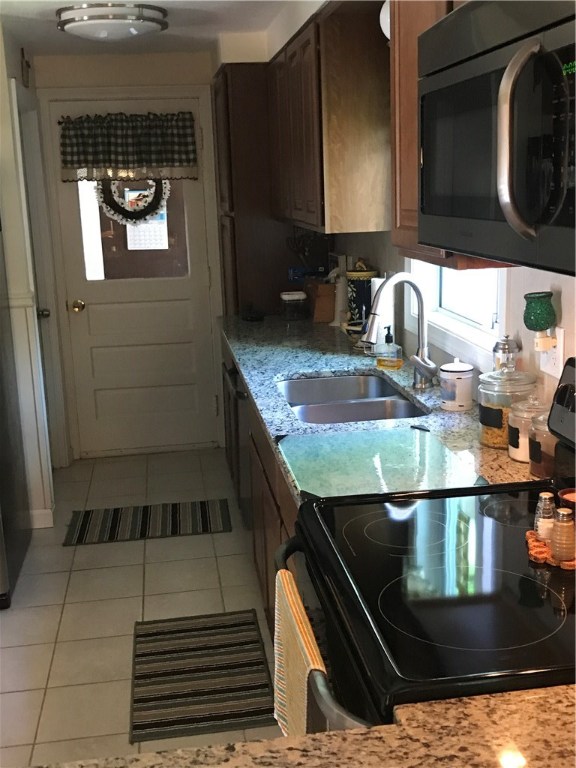 14 Reynolds Plat Road Glocester, RI 02814 - Photo 6 of 20