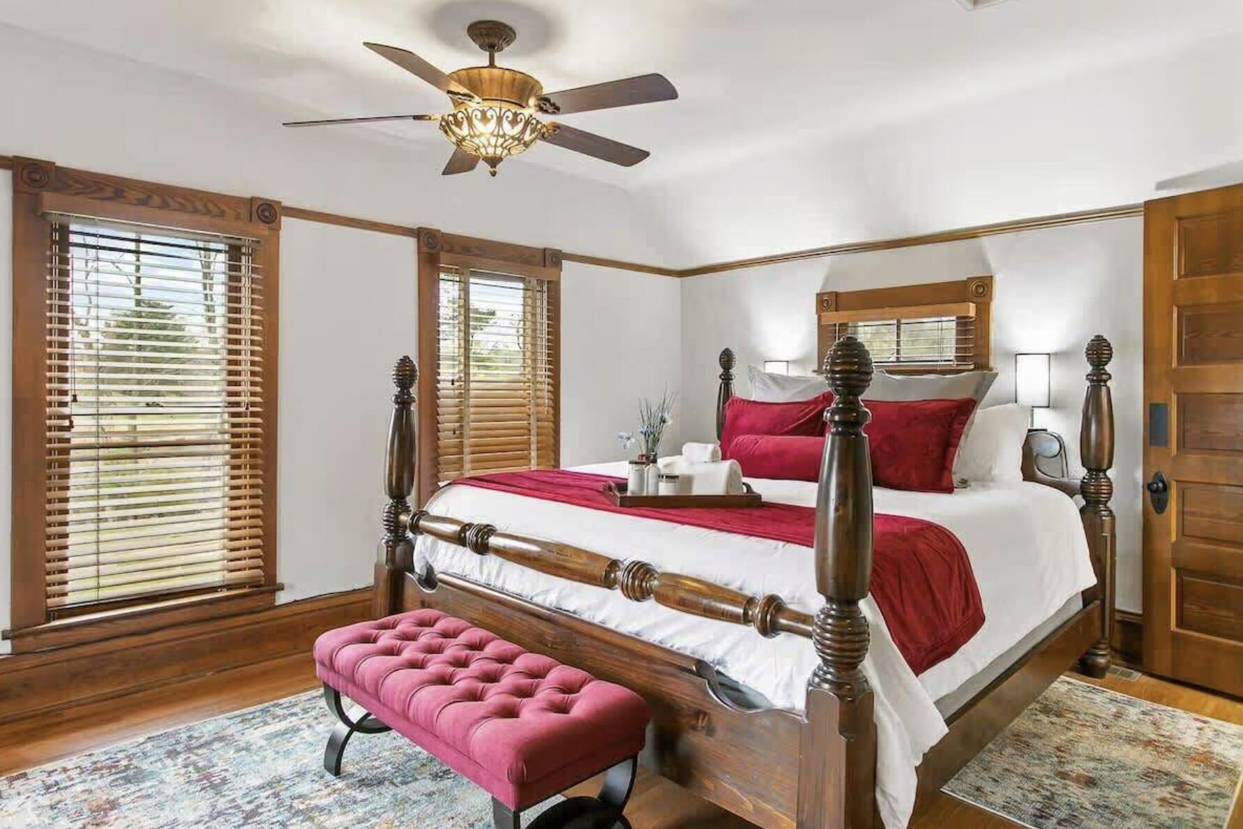 300 Ferry Street Douglas, MI 49406 - Photo 15 of 34 300 Ferry Bedroom