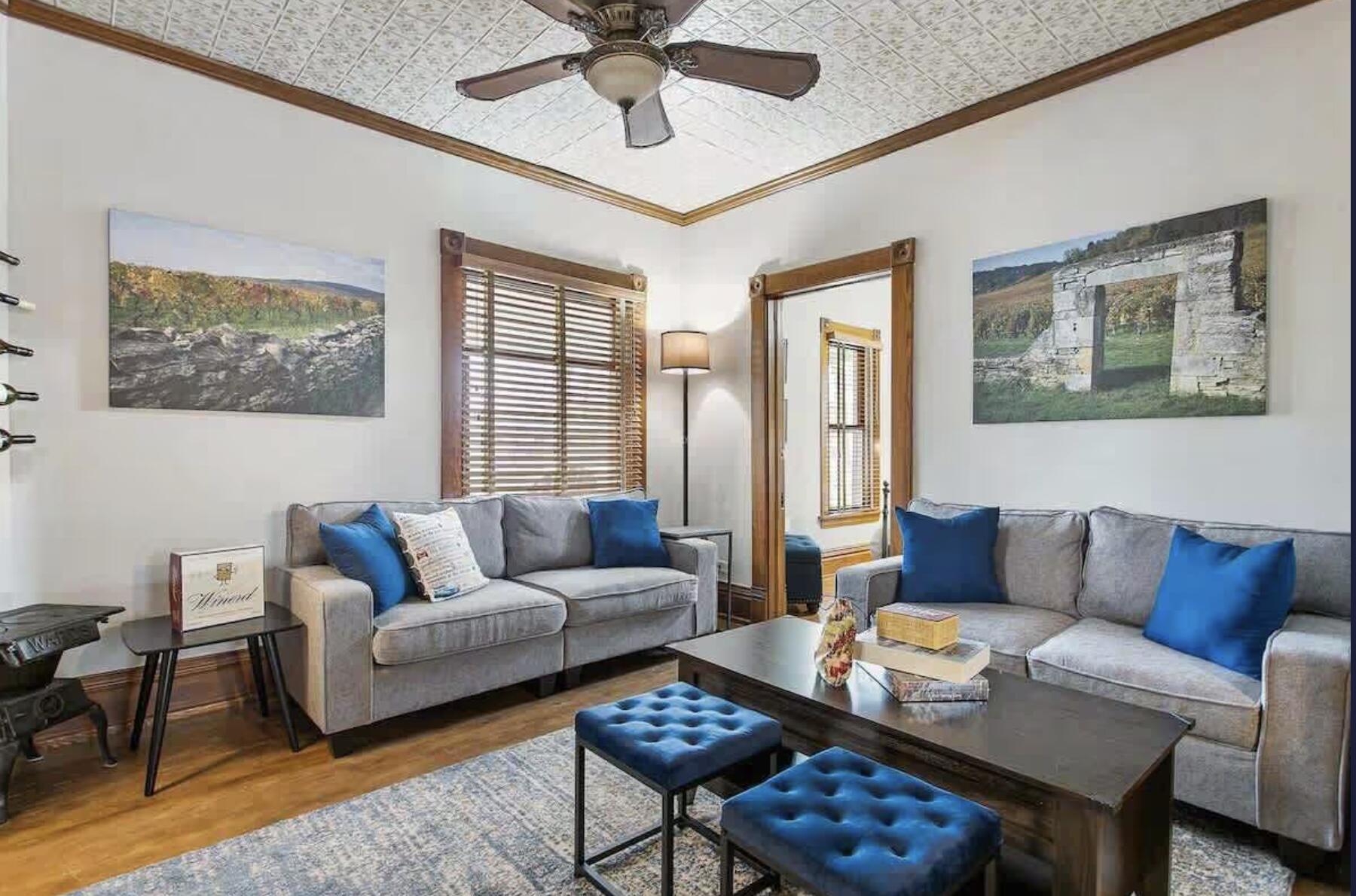 300 Ferry Street Douglas, MI 49406 - Photo 8 of 34 300 Ferry Living Room