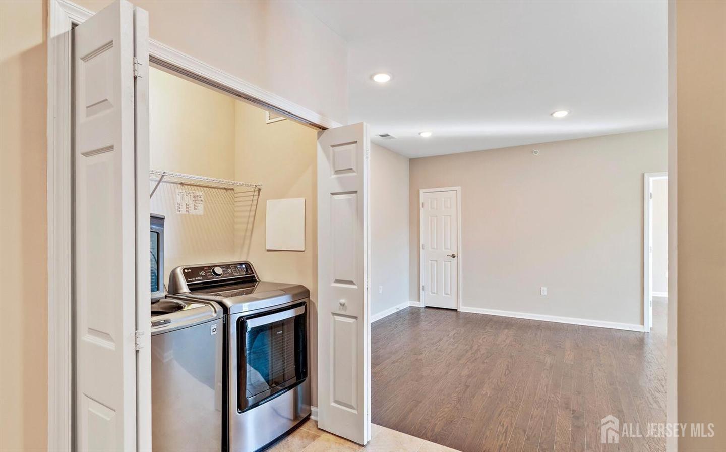 944 Halifax Place Hamilton, NJ 08619 - Photo 6 of 25