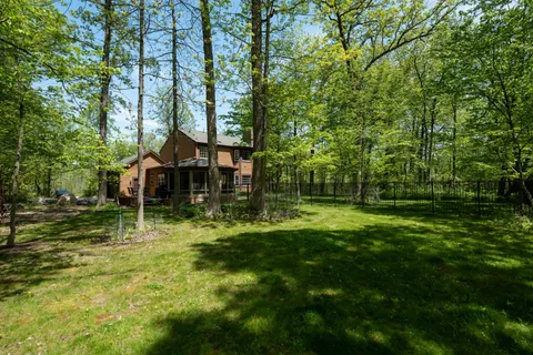 $759,900 | 13737 North Lake Shore Drive, Mequon, WI 53097