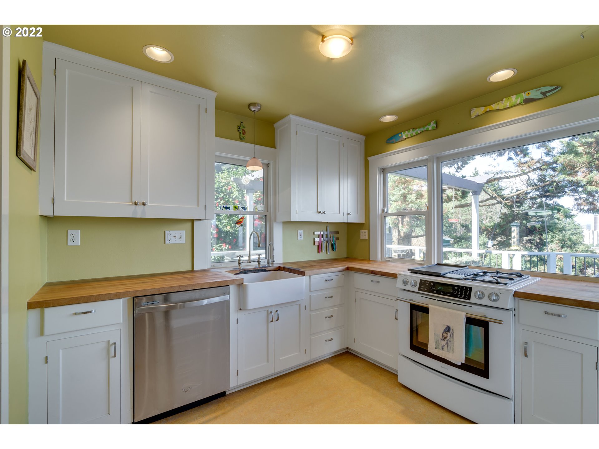 3976 Southwest Condor Avenue Portland, OR 97239 - Photo 17 of 32 Gallery Image 17