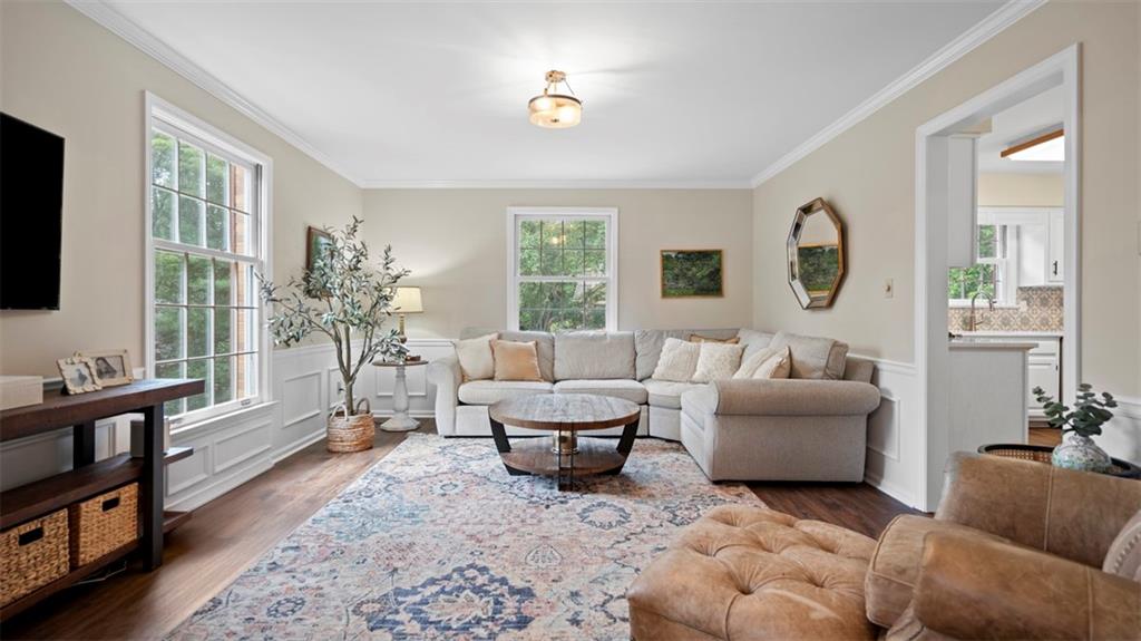 609 Twin Pine Road Pittsburgh, PA 15215 - Photo 3 of 45 Gallery Image 3