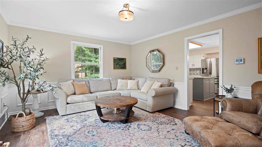 609 Twin Pine Road Pittsburgh, PA 15215 - Photo 4 of 45 Gallery Image 4