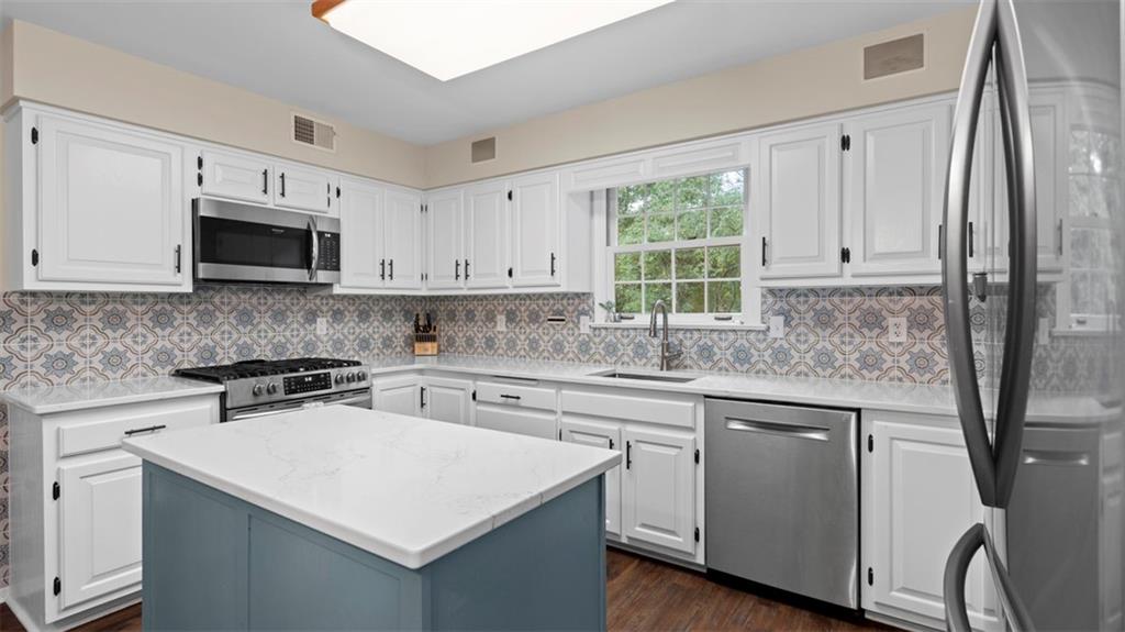 609 Twin Pine Road Pittsburgh, PA 15215 - Photo 7 of 45 Gallery Image 7