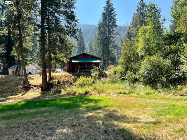 a view of a outdoor space