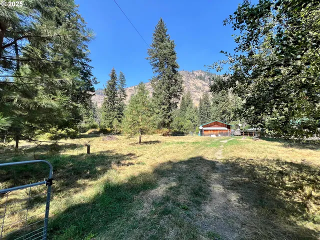 a view of a lake with houses