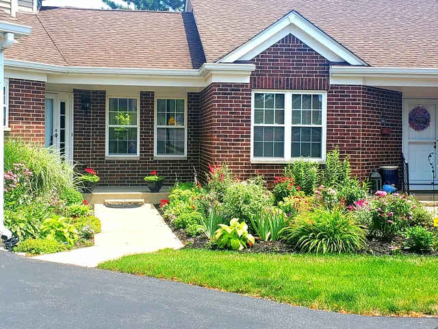 $389,000 | 1033 Interloch Court, Algonquin, IL 60102