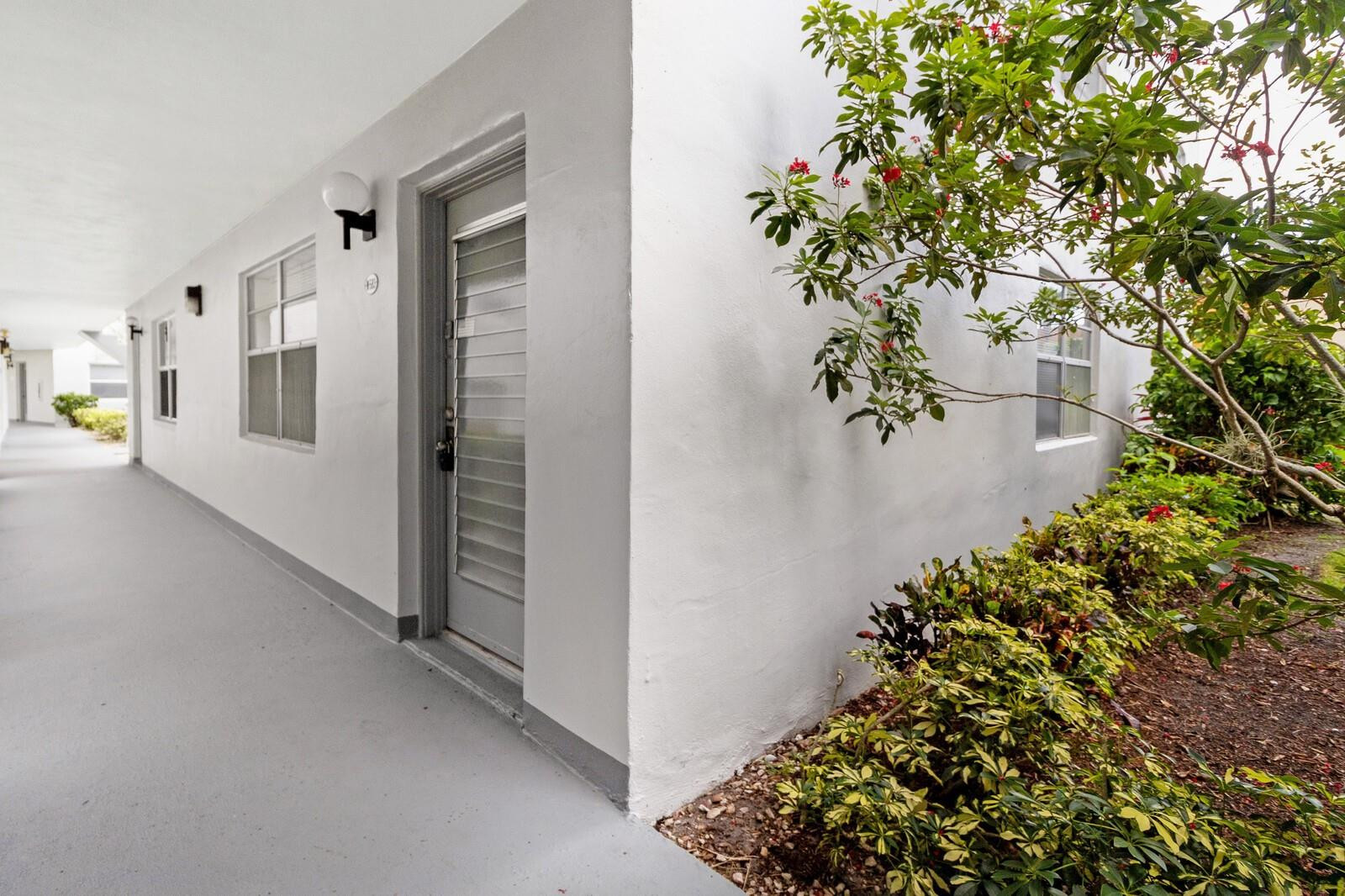 583 Normandy Lane, Unit 583 Delray Beach, FL 33484 - Photo 25 of 28 Photo 25
