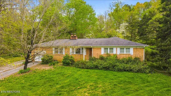 $295,000 | 1851 Seals Road, New Tazewell, TN 37825