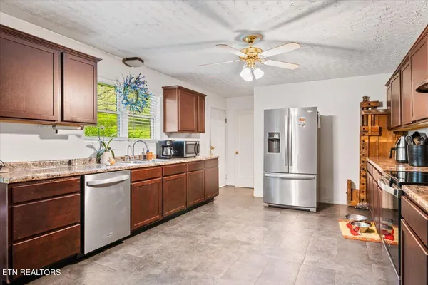 $295,000 | 1851 Seals Road, New Tazewell, TN 37825