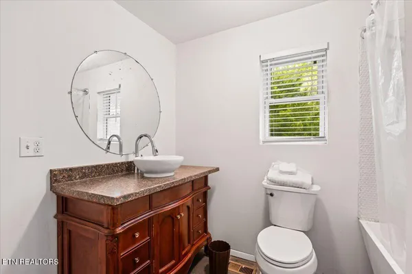 $295,000 | 1851 Seals Road, New Tazewell, TN 37825