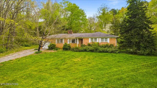 $295,000 | 1851 Seals Road, New Tazewell, TN 37825