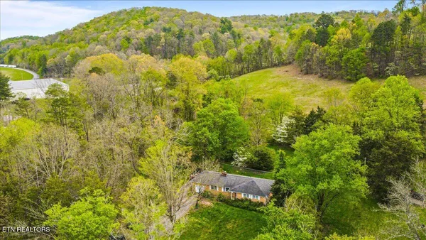 $295,000 | 1851 Seals Road, New Tazewell, TN 37825