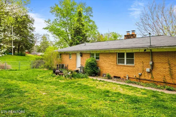 $295,000 | 1851 Seals Road, New Tazewell, TN 37825