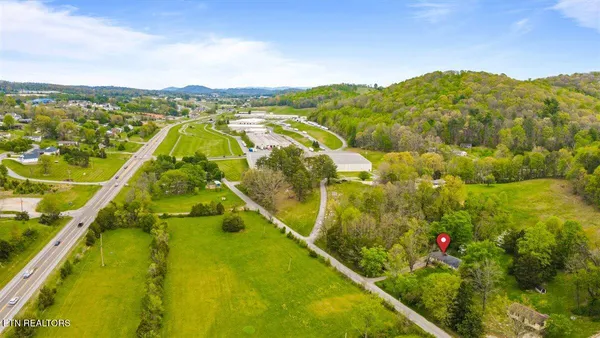 $295,000 | 1851 Seals Road, New Tazewell, TN 37825