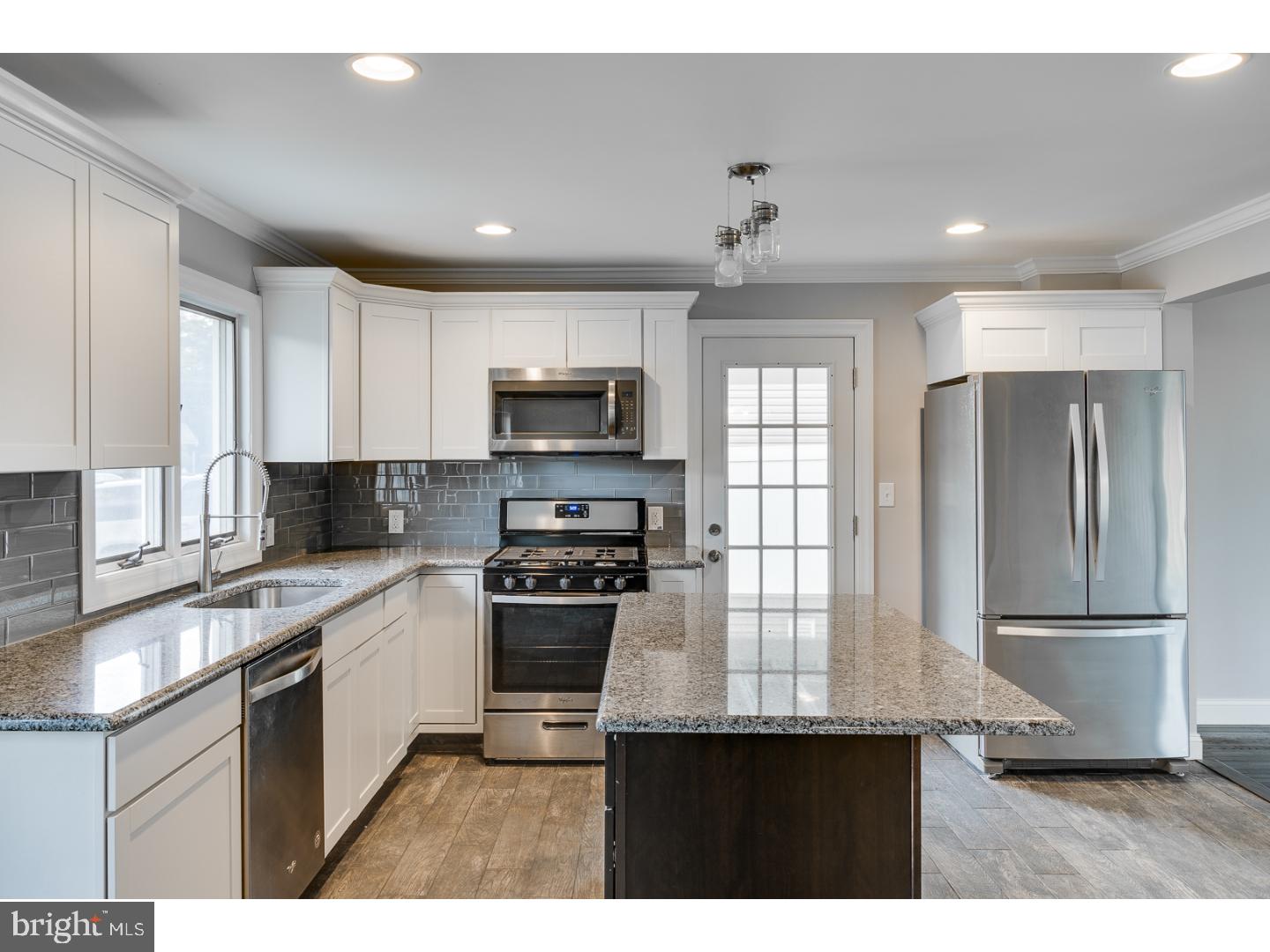 21 Endicott Road Hamilton, NJ 08690 - Photo 3 of 25