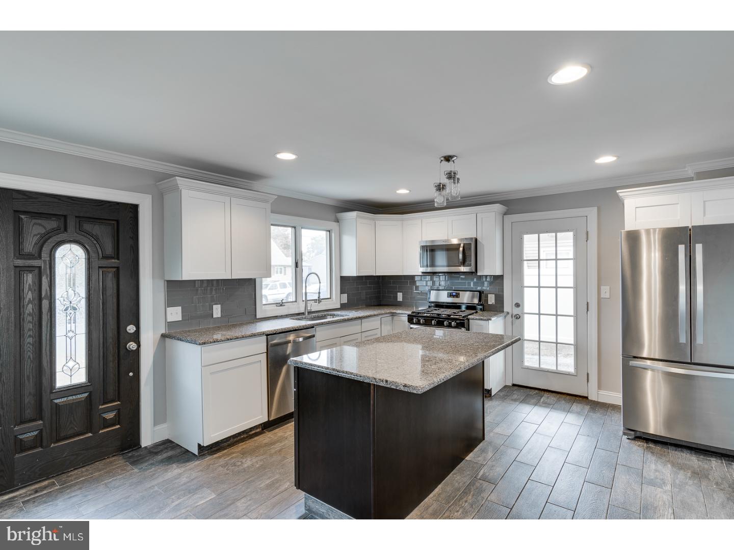 21 Endicott Road Hamilton, NJ 08690 - Photo 4 of 25