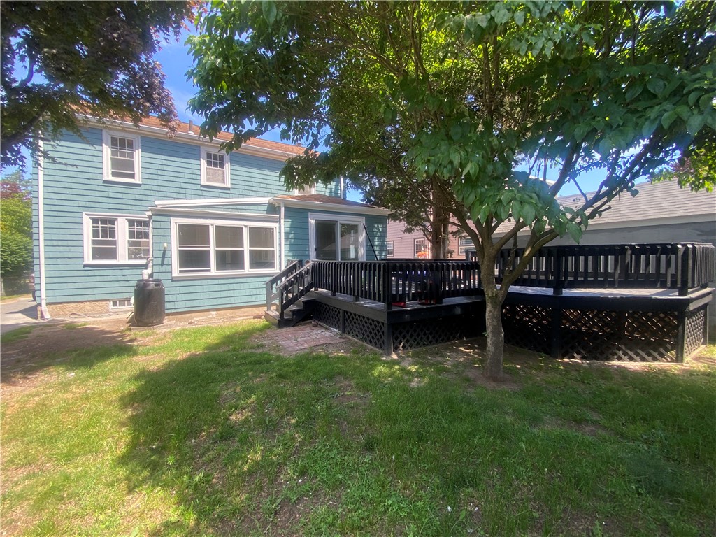 40 Amherst Avenue Pawtucket, RI 02860 - Photo 7 of 26