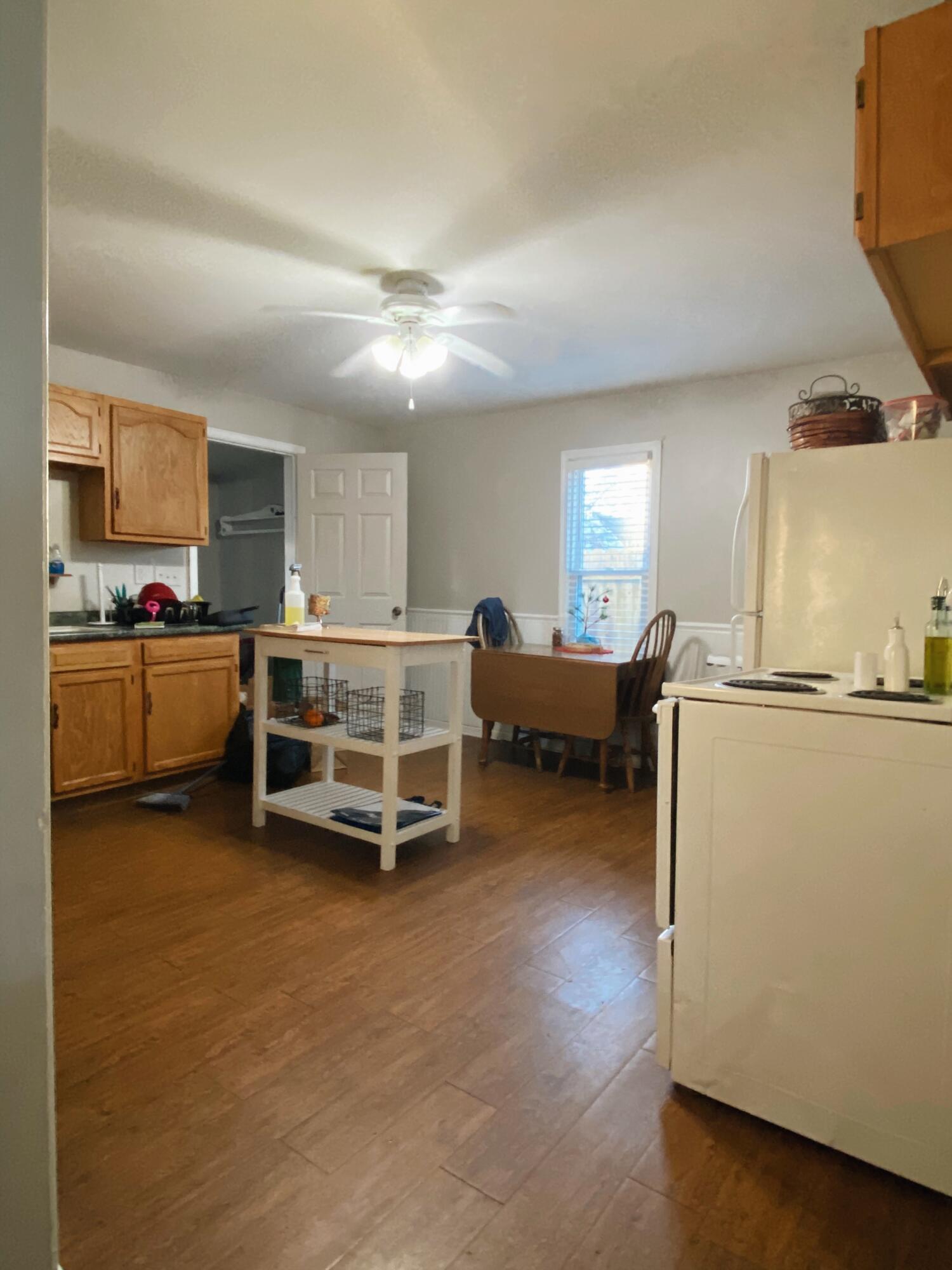 179 South 4th Street, Unit R Newark, OH 43055 - Photo 6 of 22 AB10531B-4AA9-434E-BC00-D183A942F875