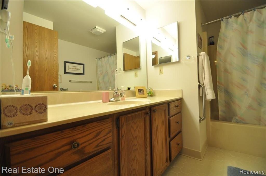 2232 London Bridge Drive Rochester Hills, MI 48307 - Photo 17 of 29