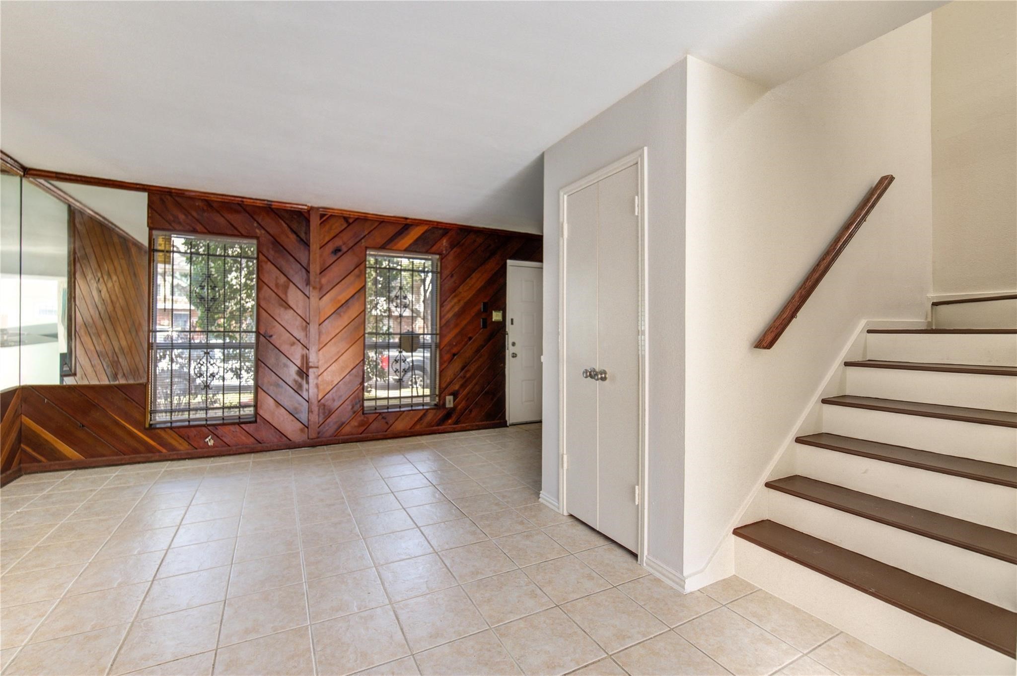 14633 Perthshire Road Houston, TX 77079 - Photo 10 of 48