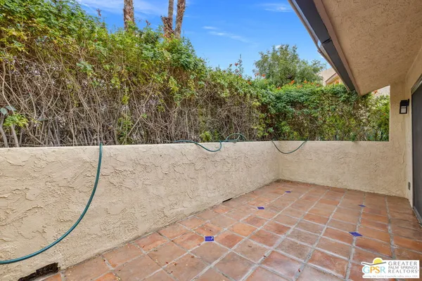 a view of an outdoor space