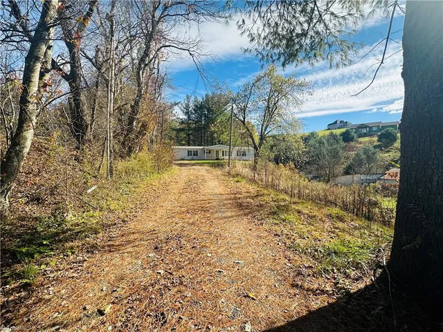 $159,900 | 195 Old Barrett Road, Ennice, NC 28623