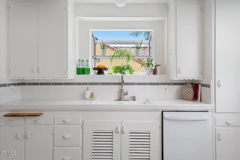 $1,485,000 | 638 Glenmore Boulevard, Glendale, CA 91206