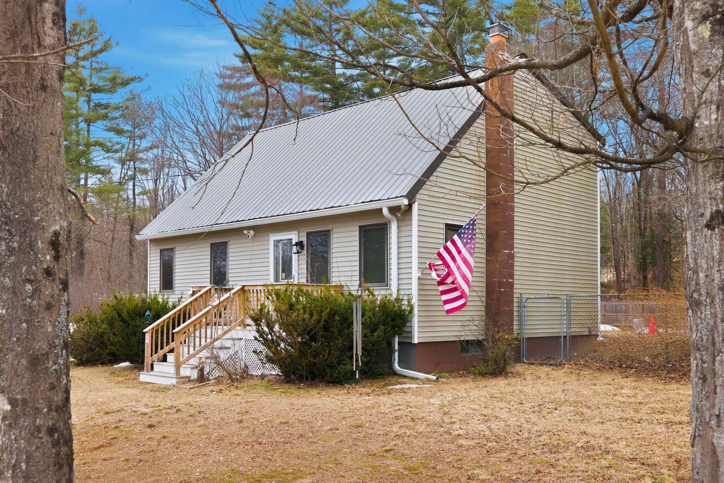 299 Concord Road Northfield, NH 03276 - Photo 3 of 53