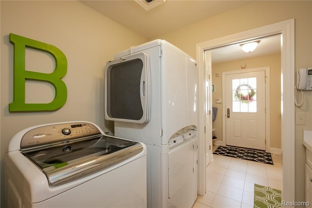 1461 Mill Race Road Rochester, MI 48306 - Photo 40 of 72 040-Laundry_Room-2802433-medium.jpg