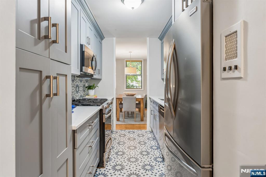 530 Valley Road, Unit C002V Montclair, NJ 07043 - Photo 5 of 15