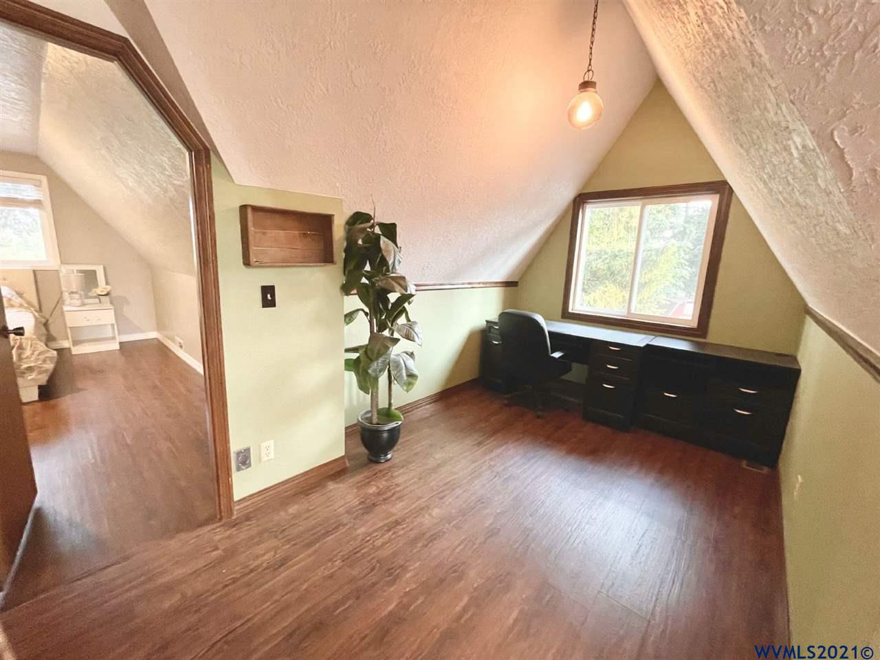 24775 Wallace Road Northwest Salem, OR 97304 - Photo 22 of 25 Gallery Image 22