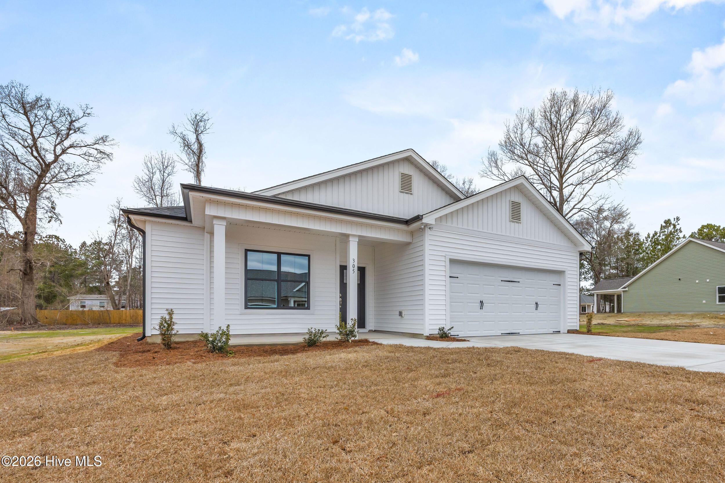 305 Riva Ridge Burgaw, NC 28425 - Photo 3 of 40 02