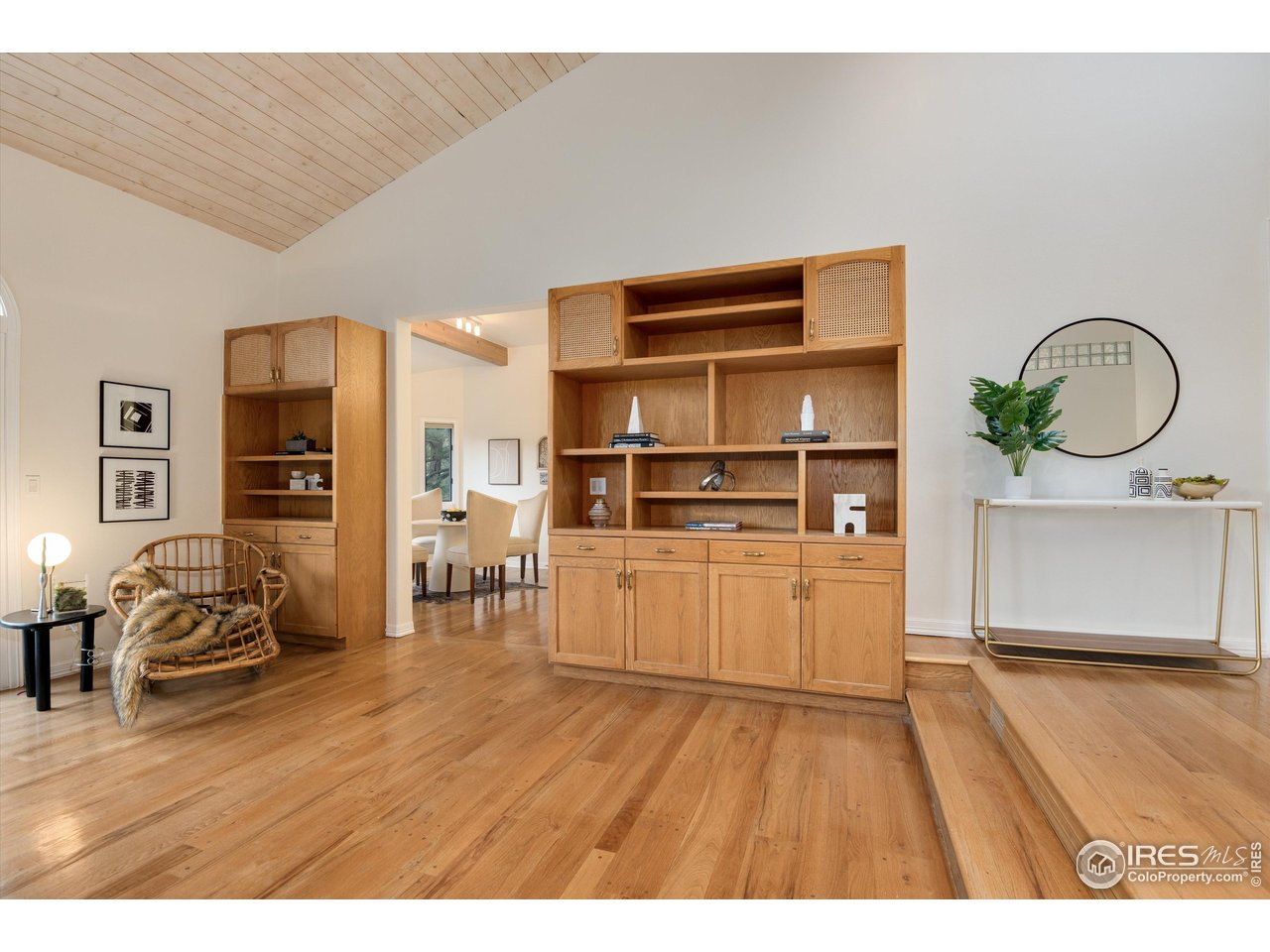 142 Meadowlook Way Boulder, CO 80304 - Photo 10 of 40 Living Room