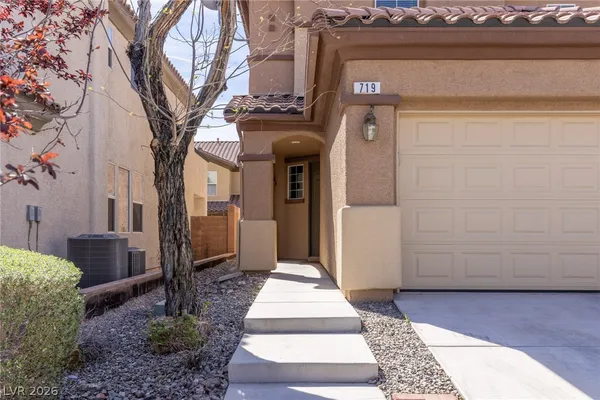 $2,247 | 719 Quayside Court, Las Vegas, NV 89178