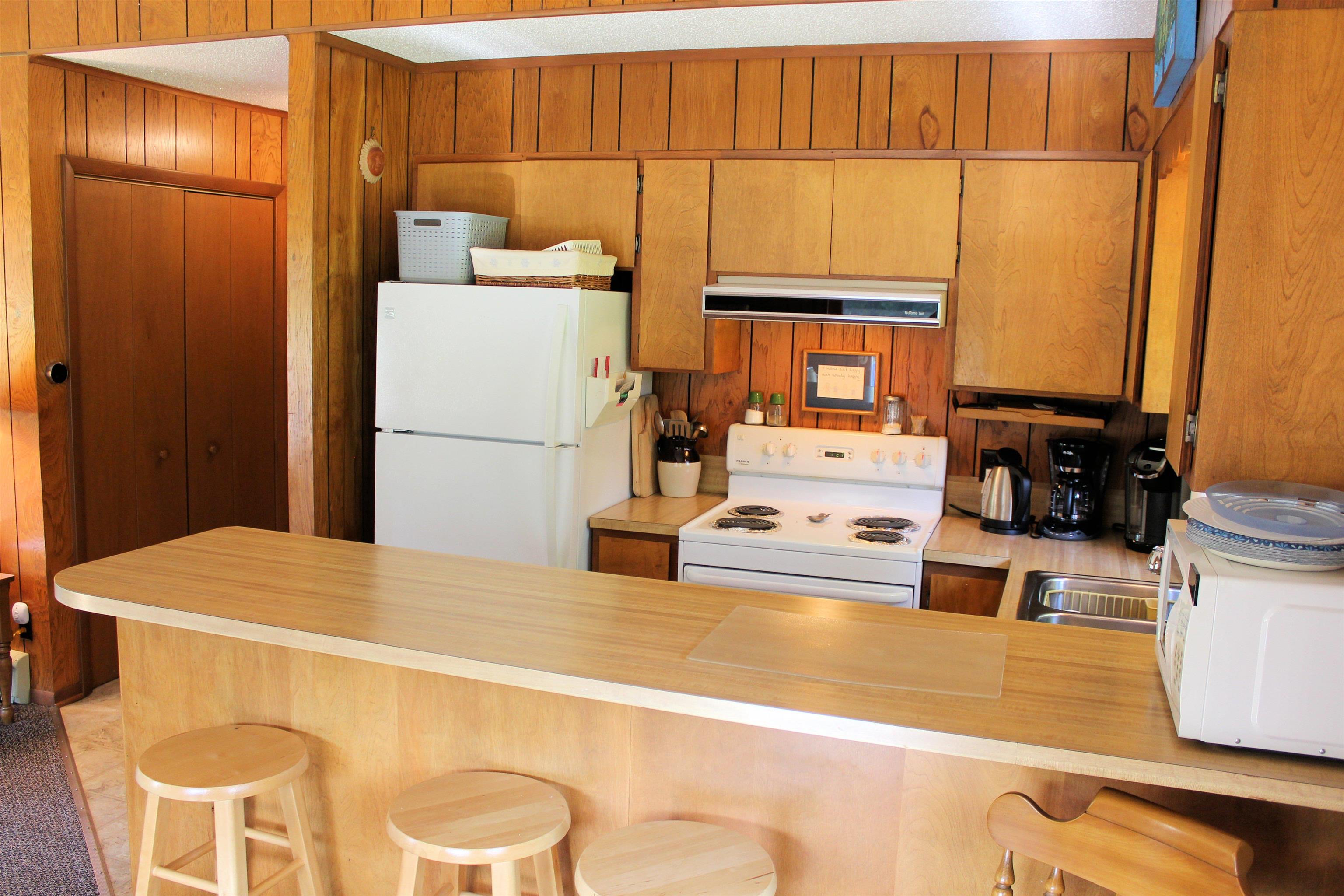 7203 Valley Road Honor, MI 49640 - Photo 17 of 39