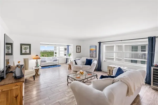 $6,500 | 1750 Benjamin Franklin Drive, Unit 6G, Sarasota, FL 34236