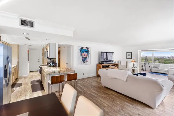 $6,500 | 1750 Benjamin Franklin Drive, Unit 6G, Sarasota, FL 34236