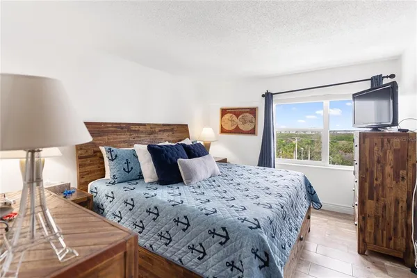 $6,500 | 1750 Benjamin Franklin Drive, Unit 6G, Sarasota, FL 34236